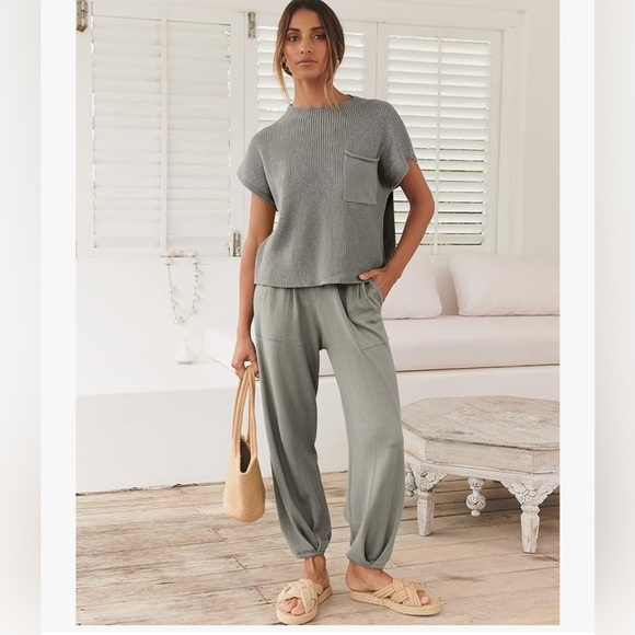 Gray 2 piece set - Picture 1 of 5